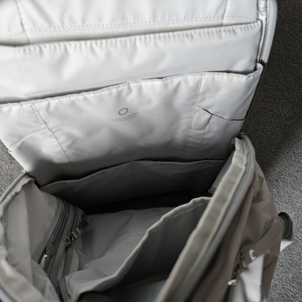 Urth 24L camera module backpack